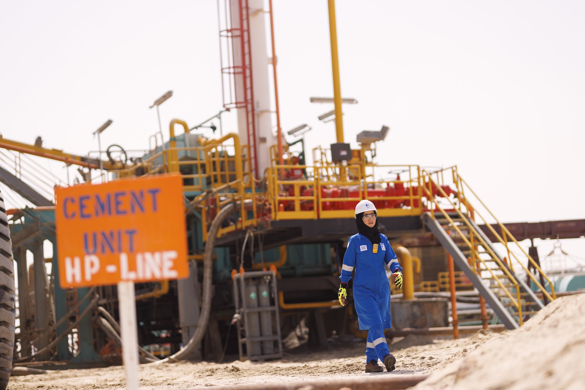 ADNOC awards $658 million in contracts to five local and international companies