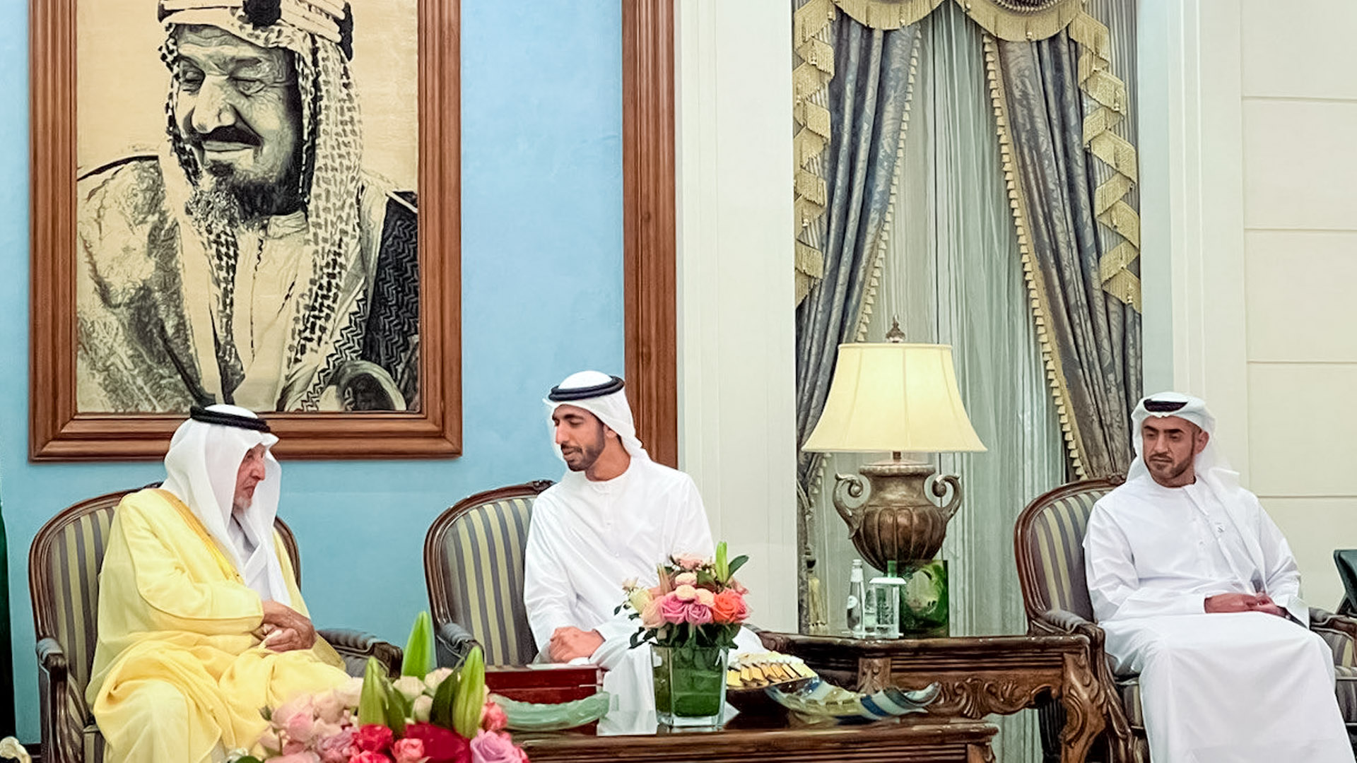 Governor of Makkah receives UAE Minister of State at MoFA