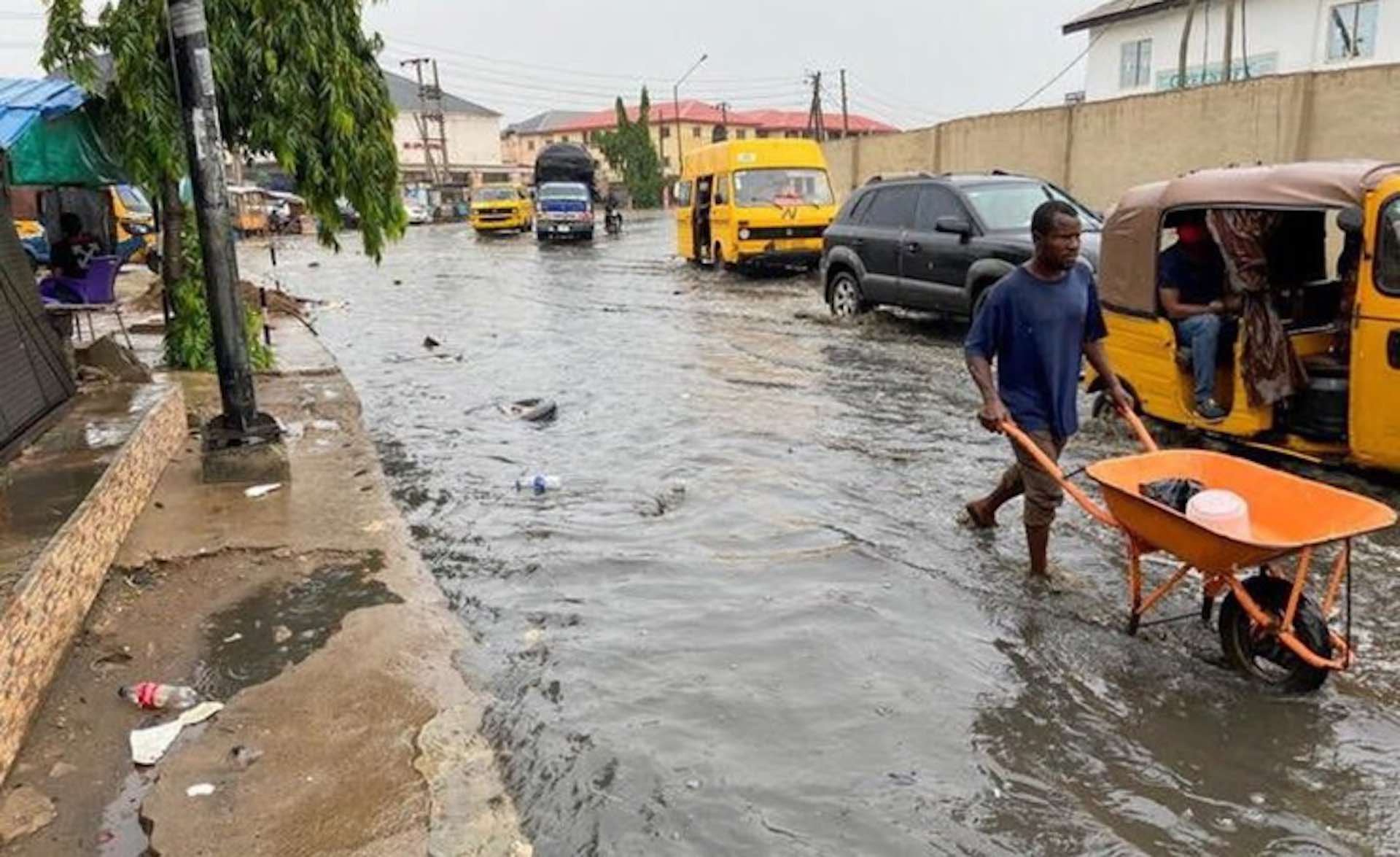 Over 300 Nigerians have died in floods this year