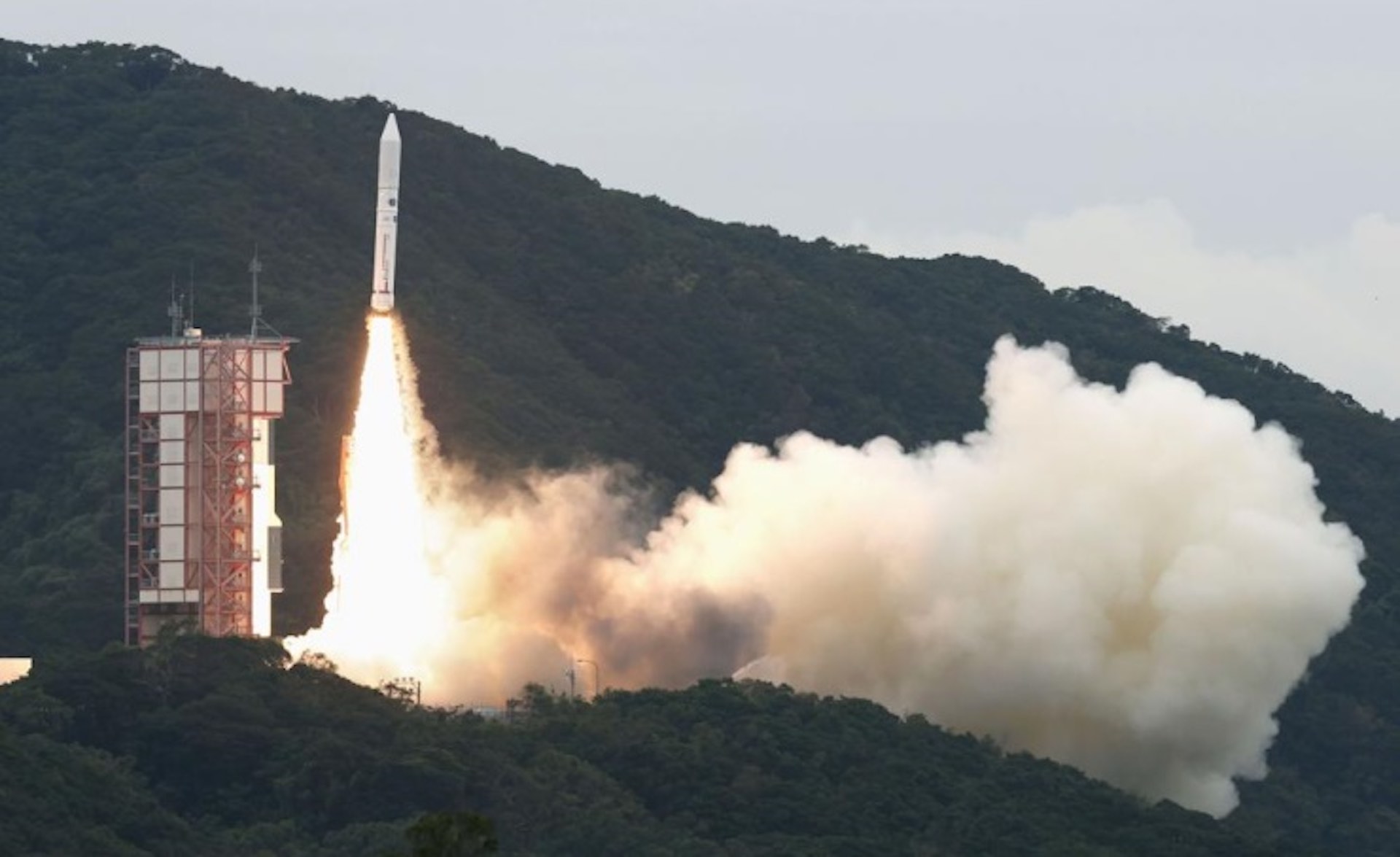 Japan space agency rocket carrying eight satellites fails