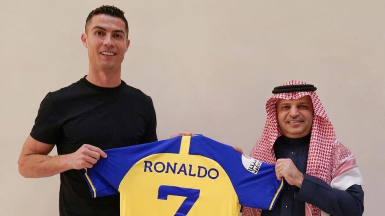 Al Nassr sign Cristiano Ronaldo for 200 million euros per season